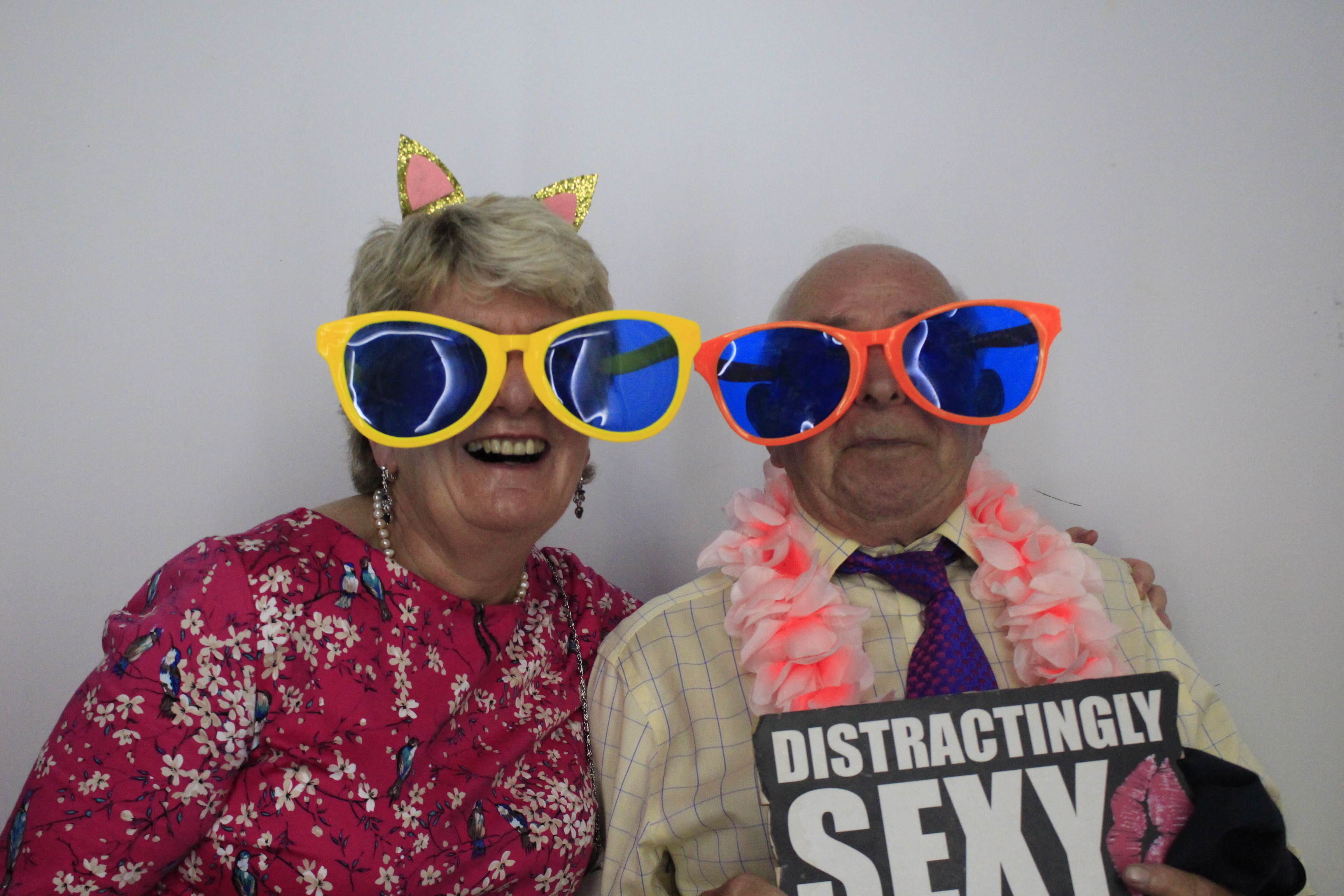 Katie & Charlie's Wedding | View more photos from the event at gallery.myphotoboothexperience.co.uk/u/MyPhotoBoothExperienceLtd/Katie-Charlies-Wedding